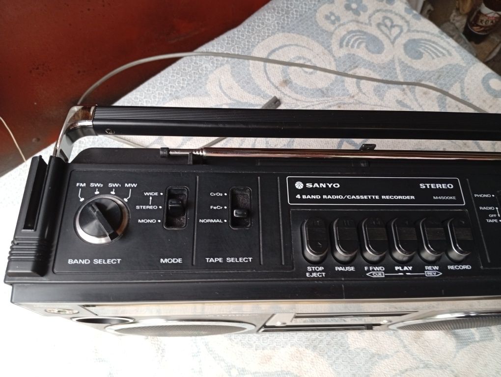 Магнитофон Sanyo M4500KE.