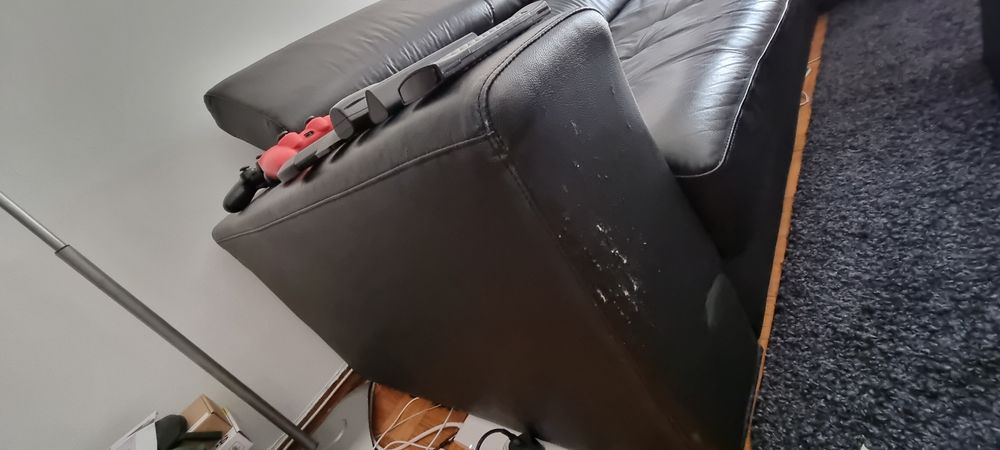 Vendo Sofá em pele preto