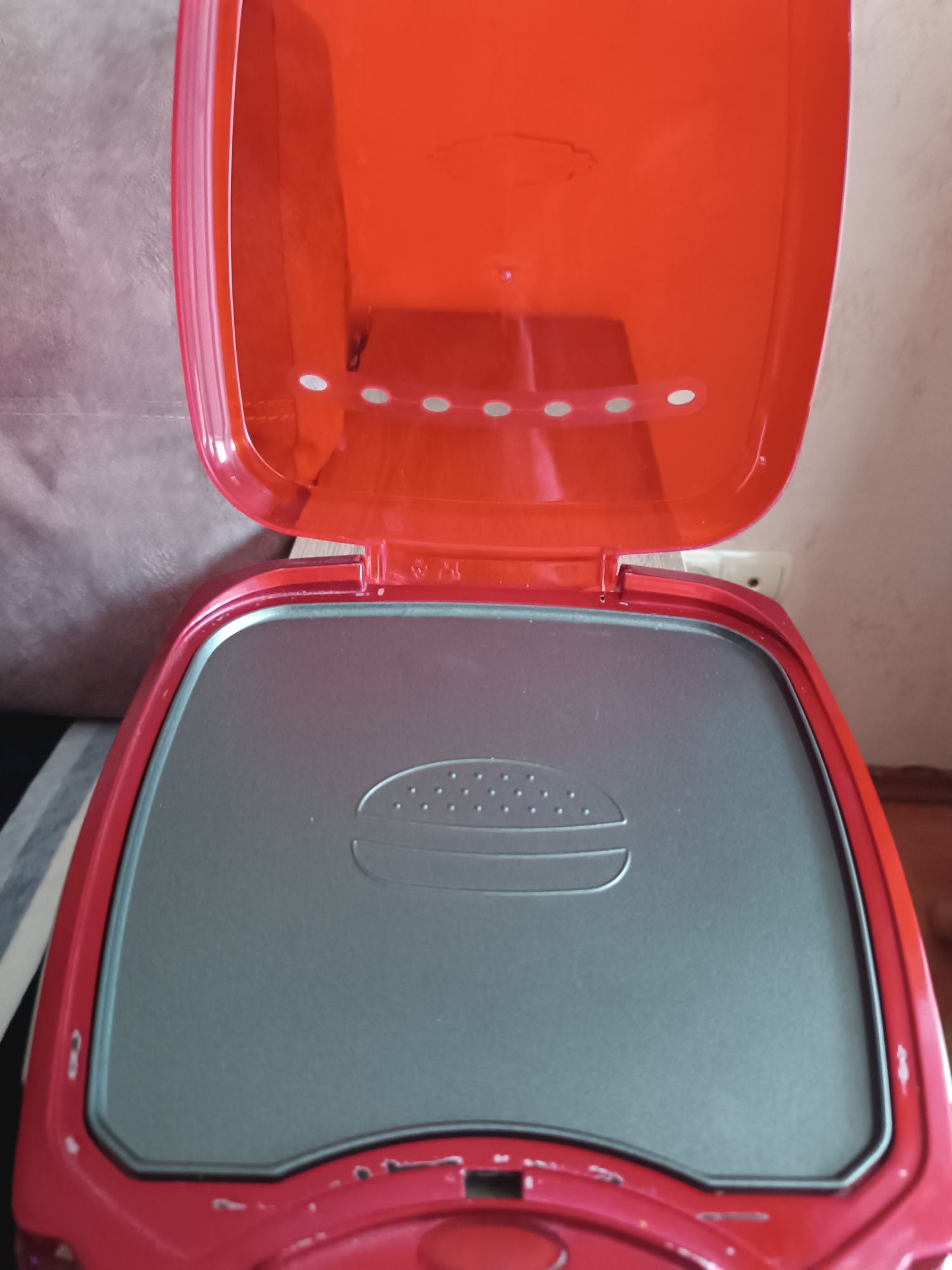 Продам бутербродницу-гриль Ariete
