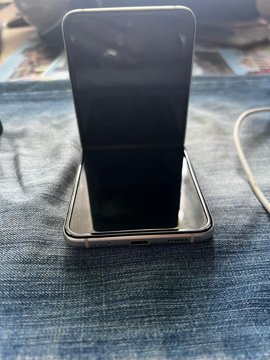 Sprzedam Samsung Z Flip3 5g jak nowy!!!