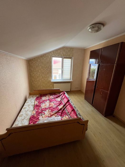 Продаю дом, который строили для себя- капитальный, все коммуникации!