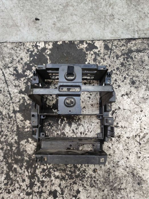 Vw Golf IV Bora Obudowa Radia Konsola Środkowa Kosz Radia