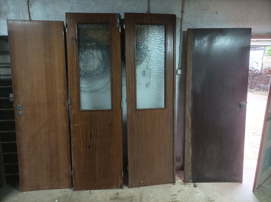 Lote com 14 Portas de Interior e Exterior