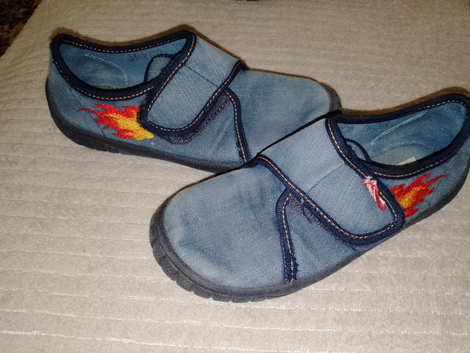 Взуття дитяче макасіни 28, 29