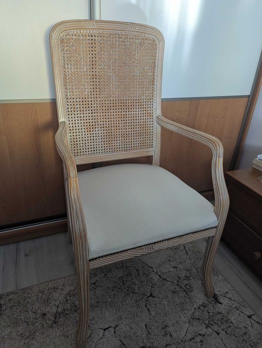 Krzesło w stylu prowansalskim