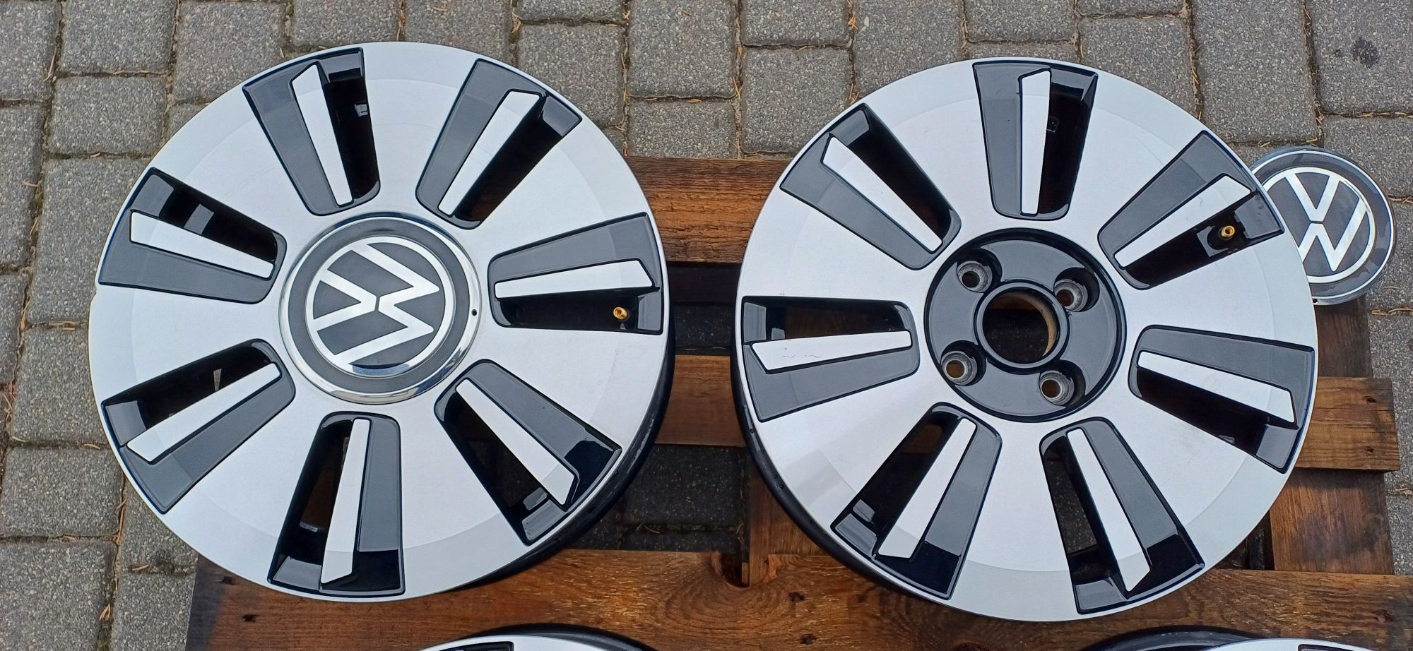 Alufelgi VW 5x15 cali , rozstaw śrub 4x100.