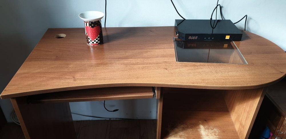 OKAZJA: owalne biurko, lada - szyba w blacie, szafka TV i gratis salon