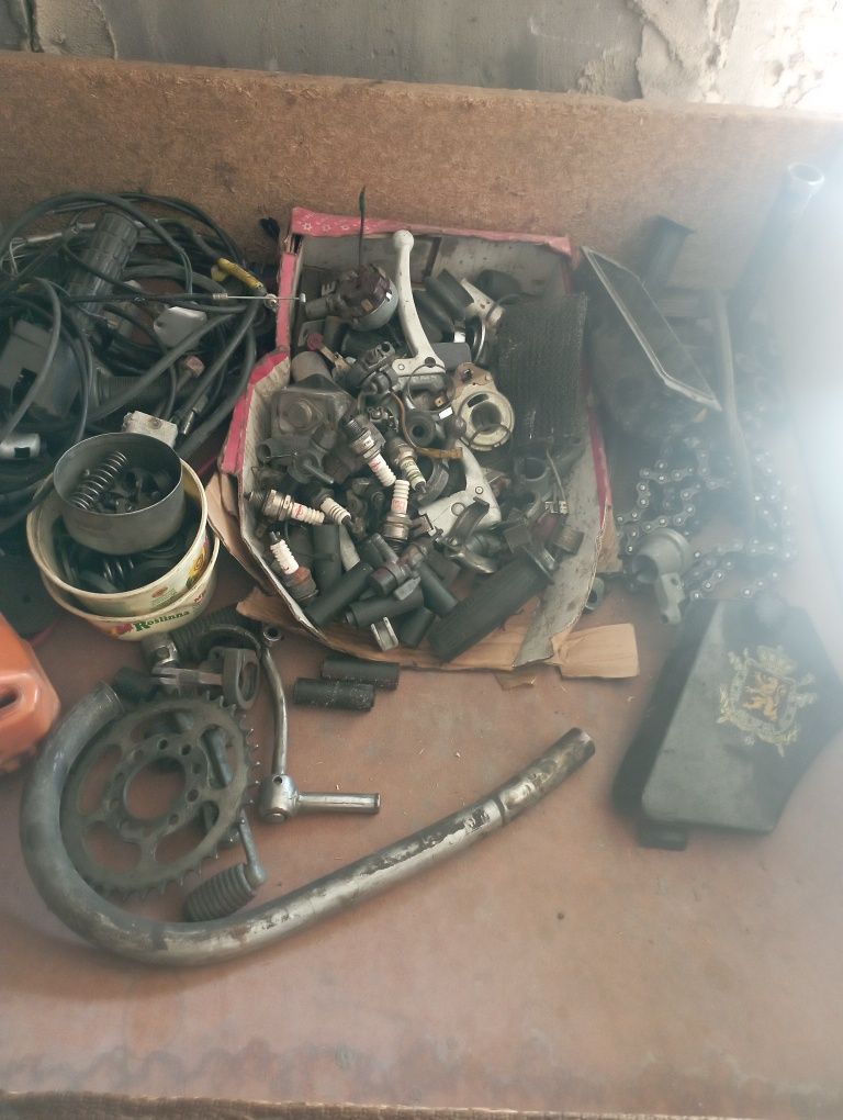 Silnik skrzynia biegów głowice cylindry kartery Romet motorynka WSK
