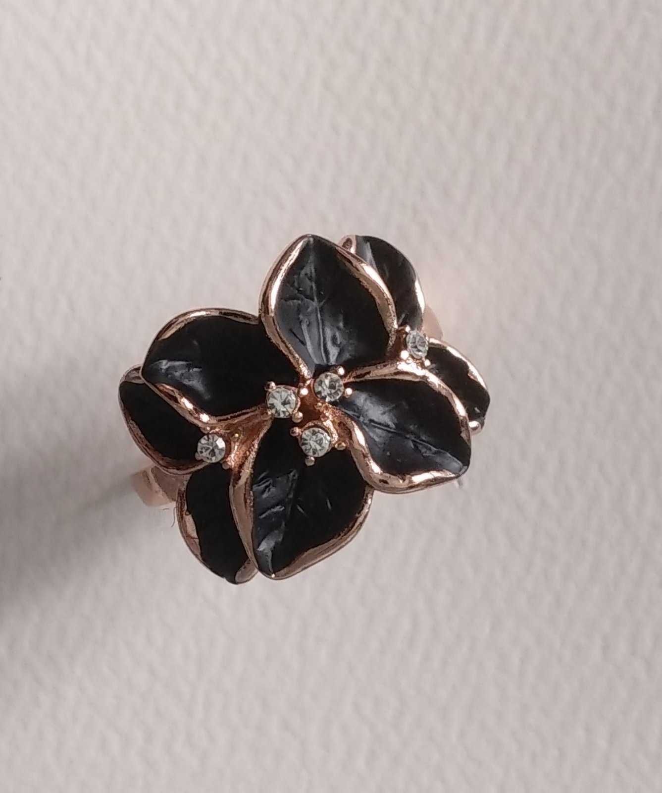 Кольцо "Черное орхидея" Swarovski ювелирная бижутерия 17,5 и 18 размер