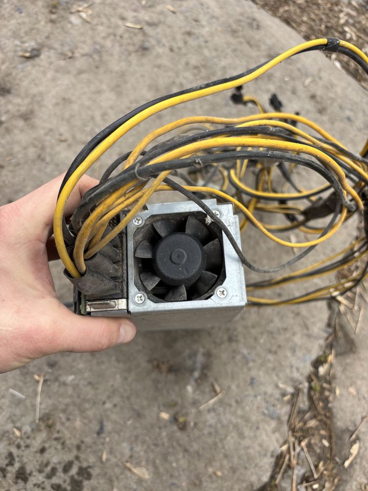 Серверный блок питания живлення НЕ РАБОЧИЙ ! Dell 2400 Вт майнинг 12 В
