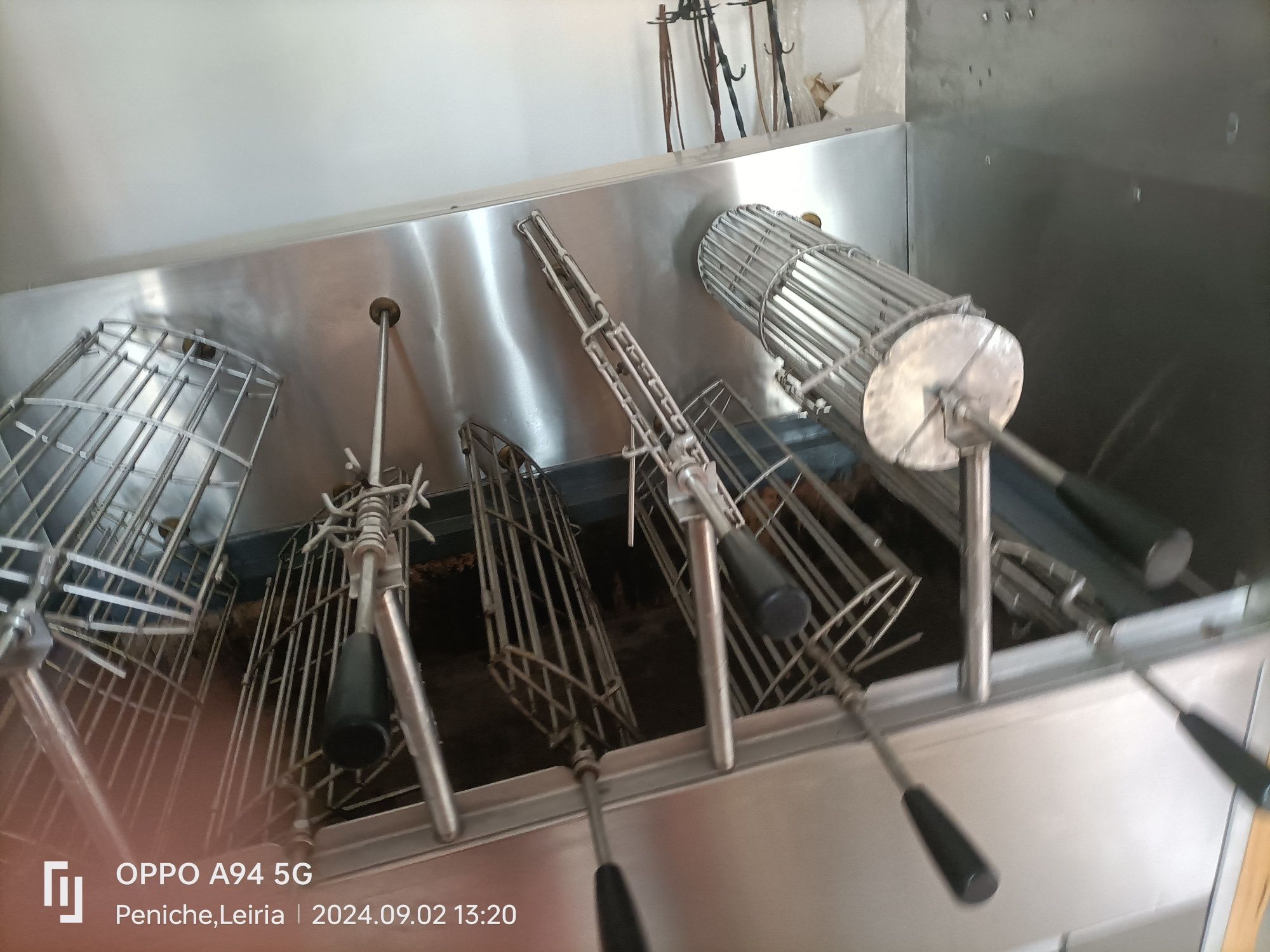 Vendo Churrasco de Frangos e Entrecosto Rotativo Grelhas para Batatas