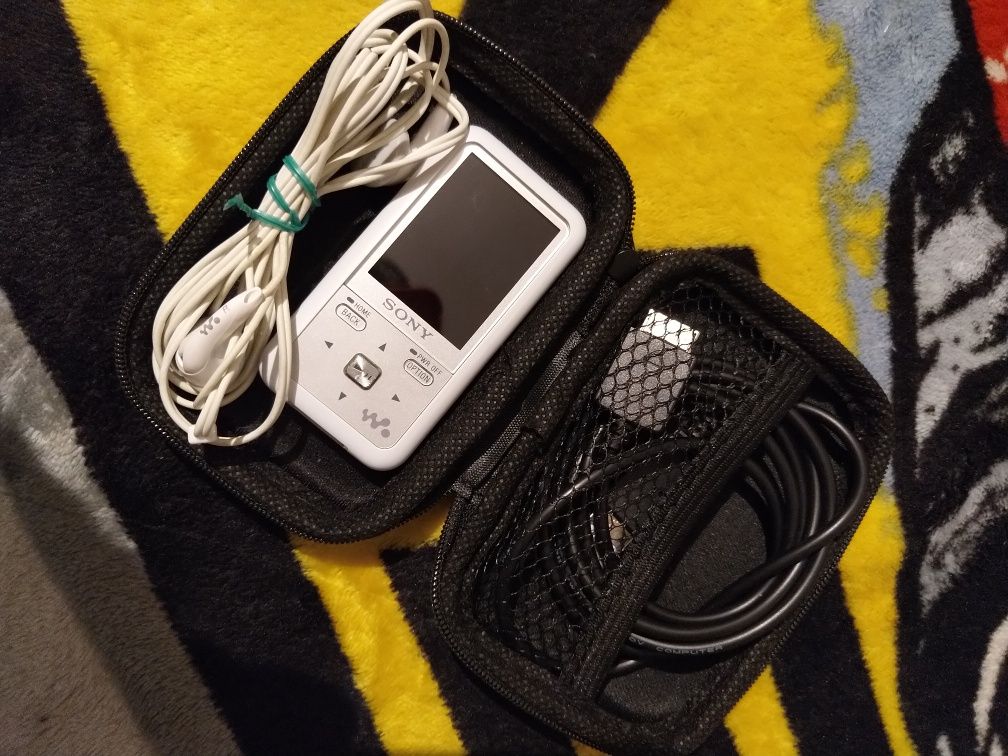 Mały  Walkman Sony