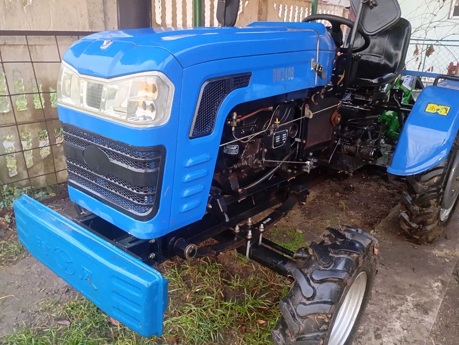 Продам міні трактор ДВ-240 В
