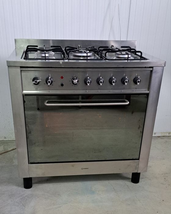 Професійна газова плита Indesit