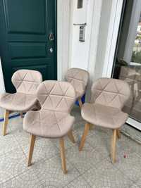 4 cadeiras com tecido beje