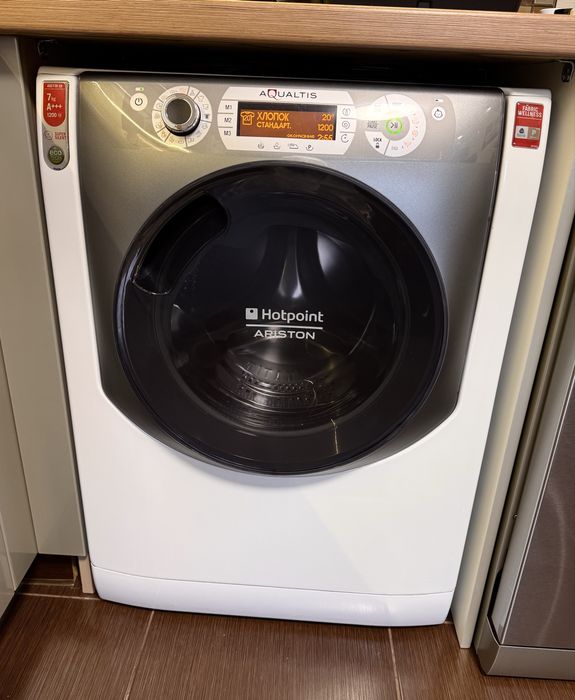 Hotpoint ariston 7кг состояние новой!