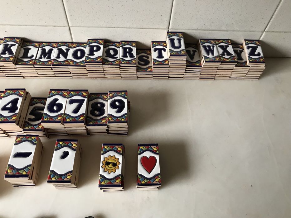 Letras e números em mosaico Gaudi e suportes- NOVO