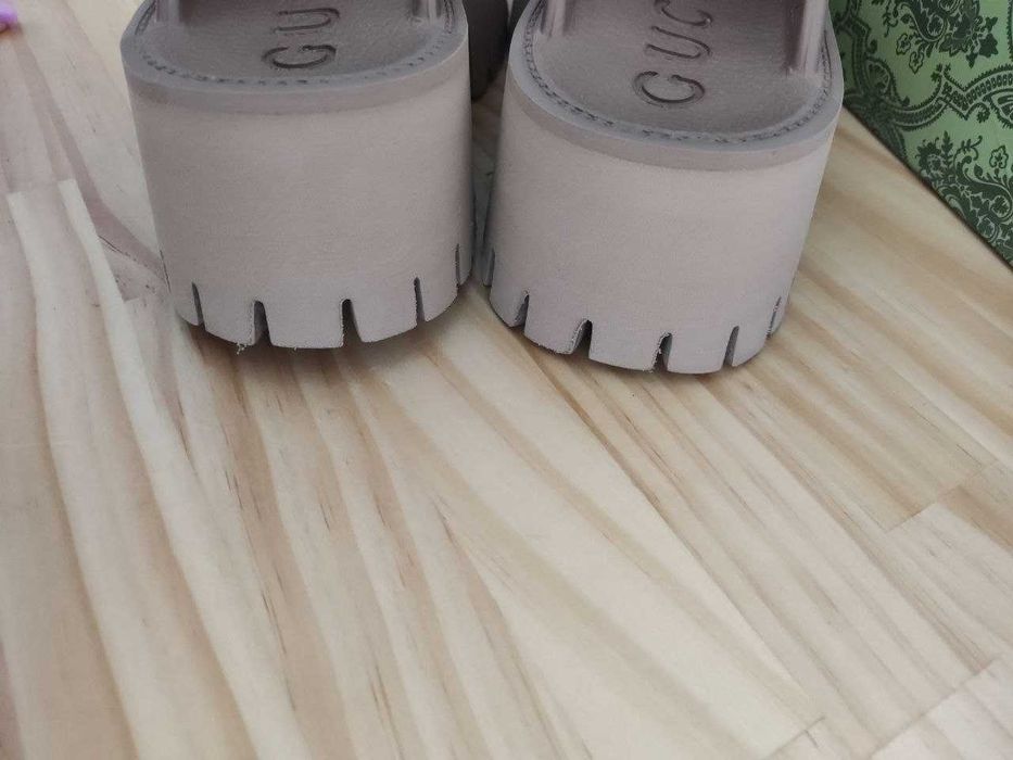 Gucci Buty, sandaly, Klapki od reki