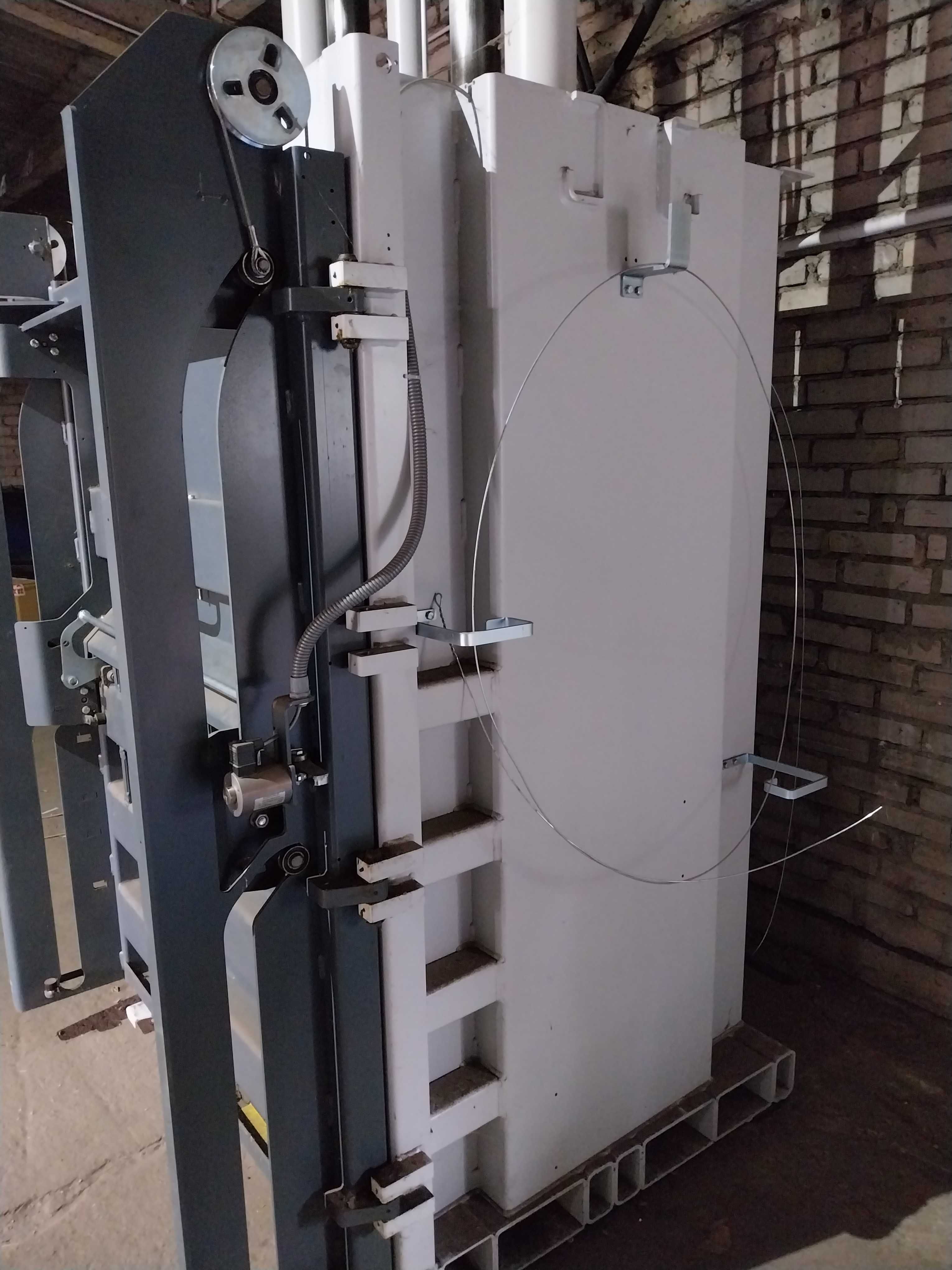 SPRZEDAM BELOWNICE PRASĘ HSM V-PRESS 1160 do makulatury i folii