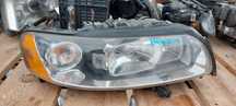 .  LAMPA PRZOD PRZEDNIA PRAWA VOLVO S60 I V70 II XENON !BEZ PRZETWORNICY!