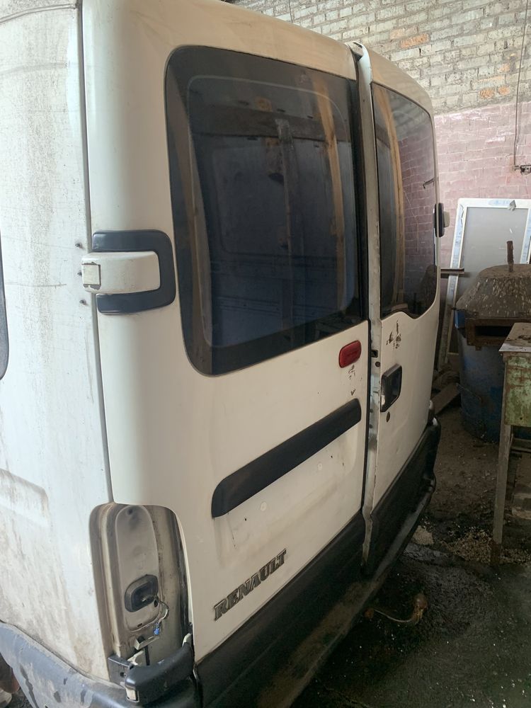 Продам двери, руль, запчасти Renault Master 2, Рено мастер 2 2003