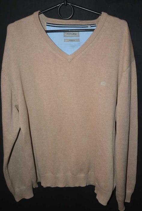 Sweter w serek Christian Berg XXL