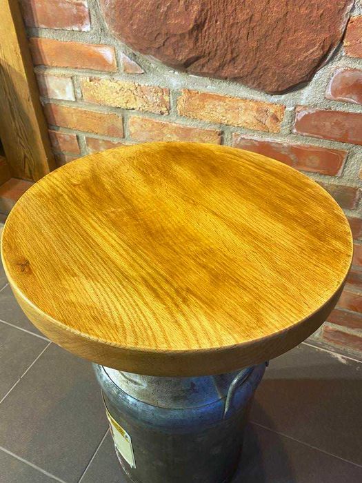 Stół kawowy, ekspozycyjny, antyk, industrialny