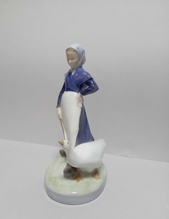 Gęsiarka, figurka Royal Copenhagen, proj. Ch.Thomsen 1965 r.