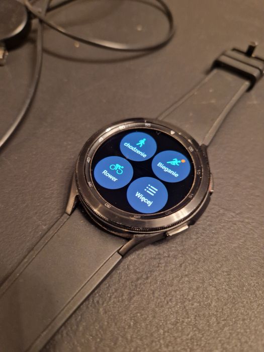 Galaxy Watch4 Classic LTE (46mm)
Kup G