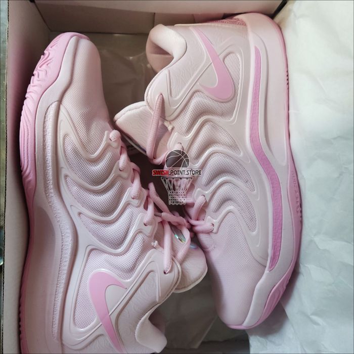 Баскетбольні кросівки Nike KD 17