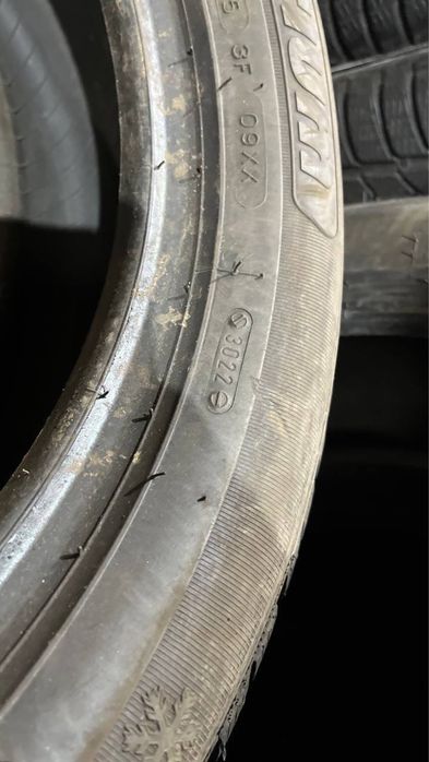 Пара зимової гуми 215/50/17 2022 року
