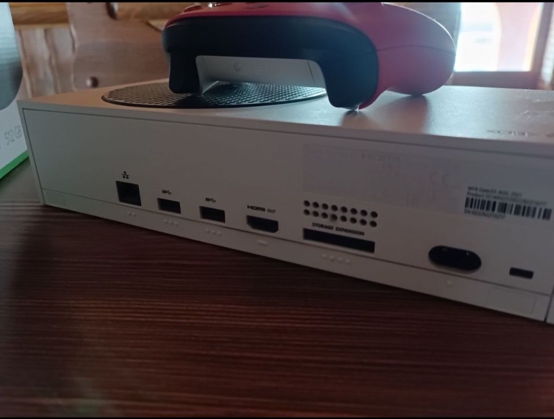 Приставка Xbox series s, в хорошем состоянии, в комплекте заводской HD