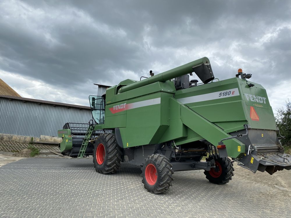 Fendt 5180 E, stół do rzepaku