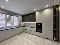 Продаж котеджу в Сторожниці, дизайнерський ремонт, меблі, техніка