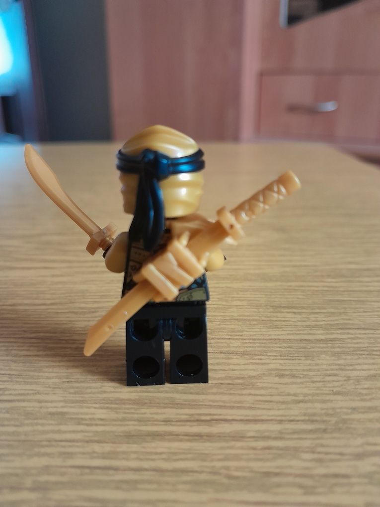Lego Ninjago figurka złoty Gole