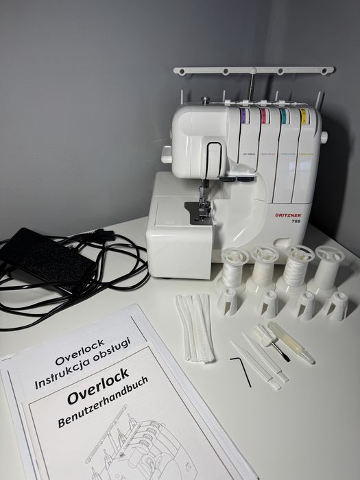 Overlock 4-nitkowy Gritzner 788 + akcesoria