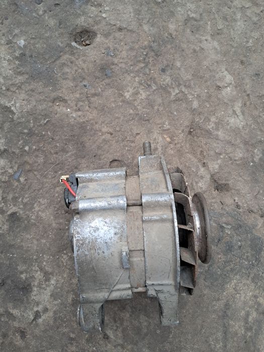 Генератор Ваз 2107 , 09 , 2110 , Приора  90 А.