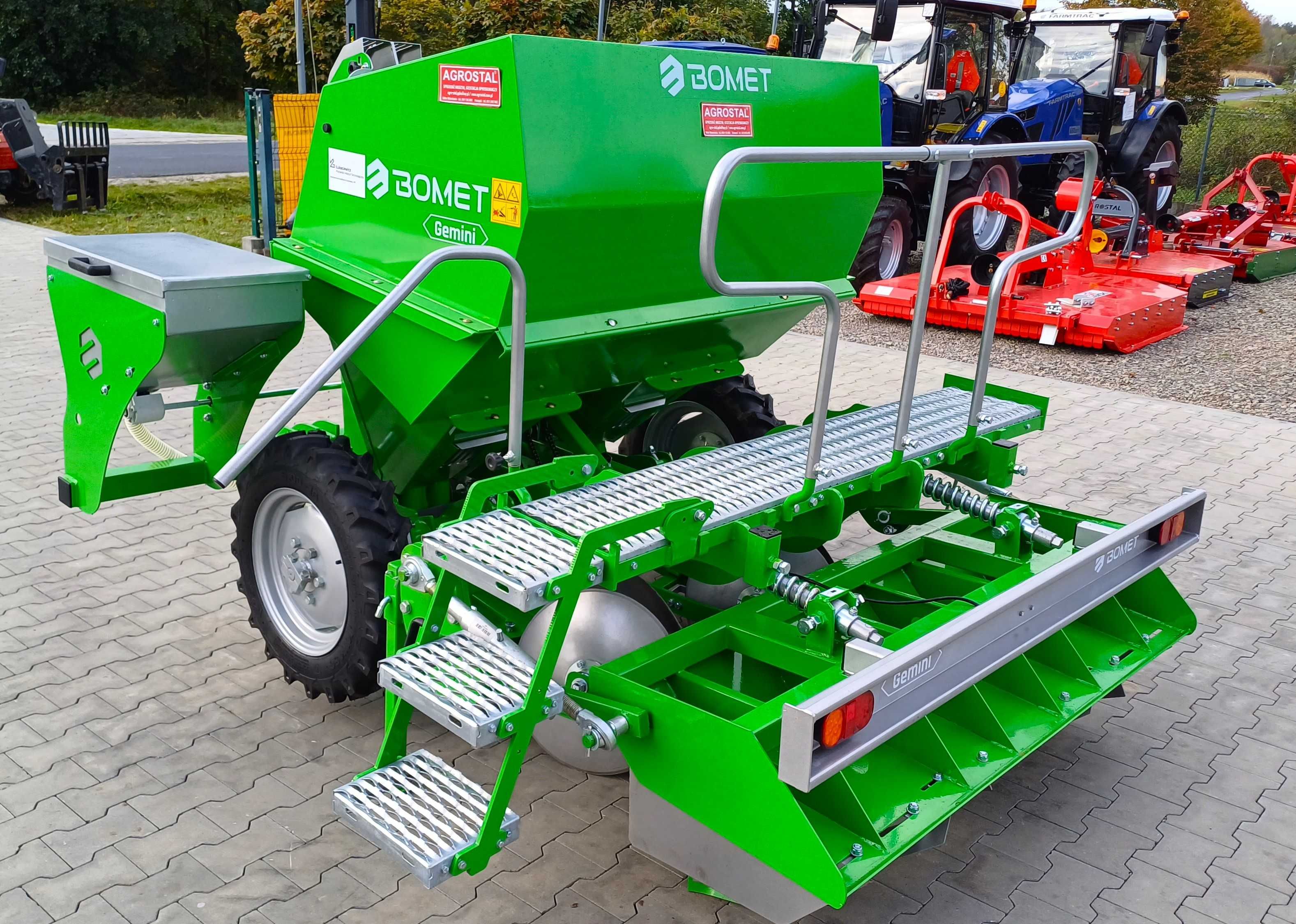 Sadzarka do ziemniaków Bomet S-339 zbiornik 800L AGROSTAL Promocja