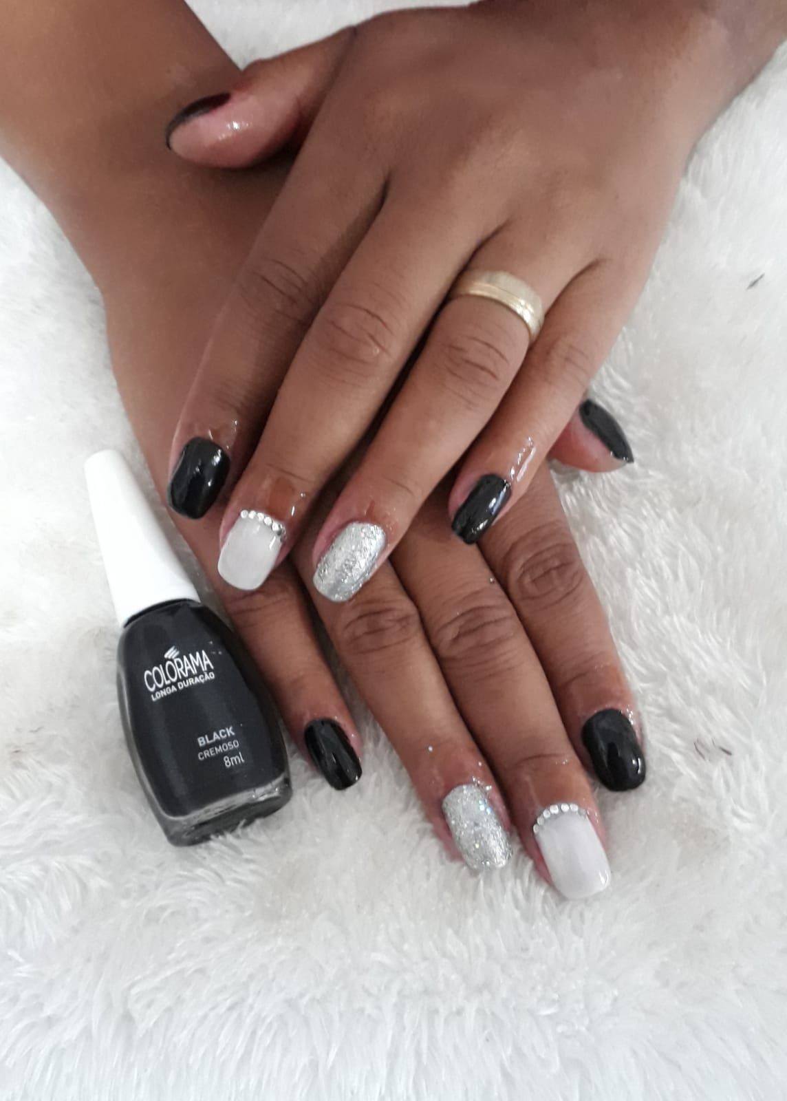 Manicure pedicure.