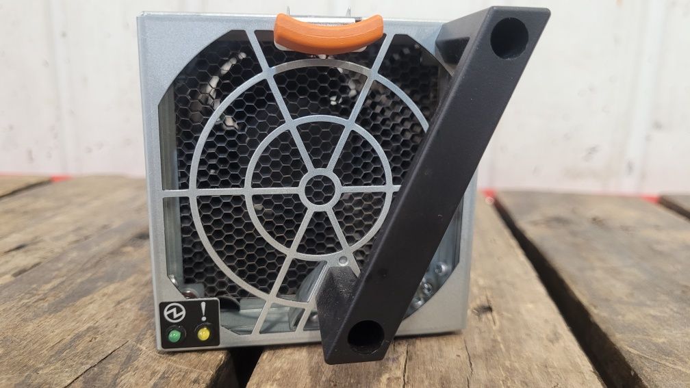 Серверный вентилятор. 80×80 (12V)
