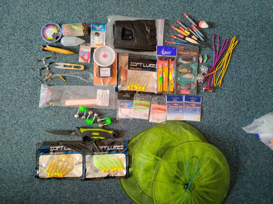 3 wędki plus 3 kołowrotki+ dodatki