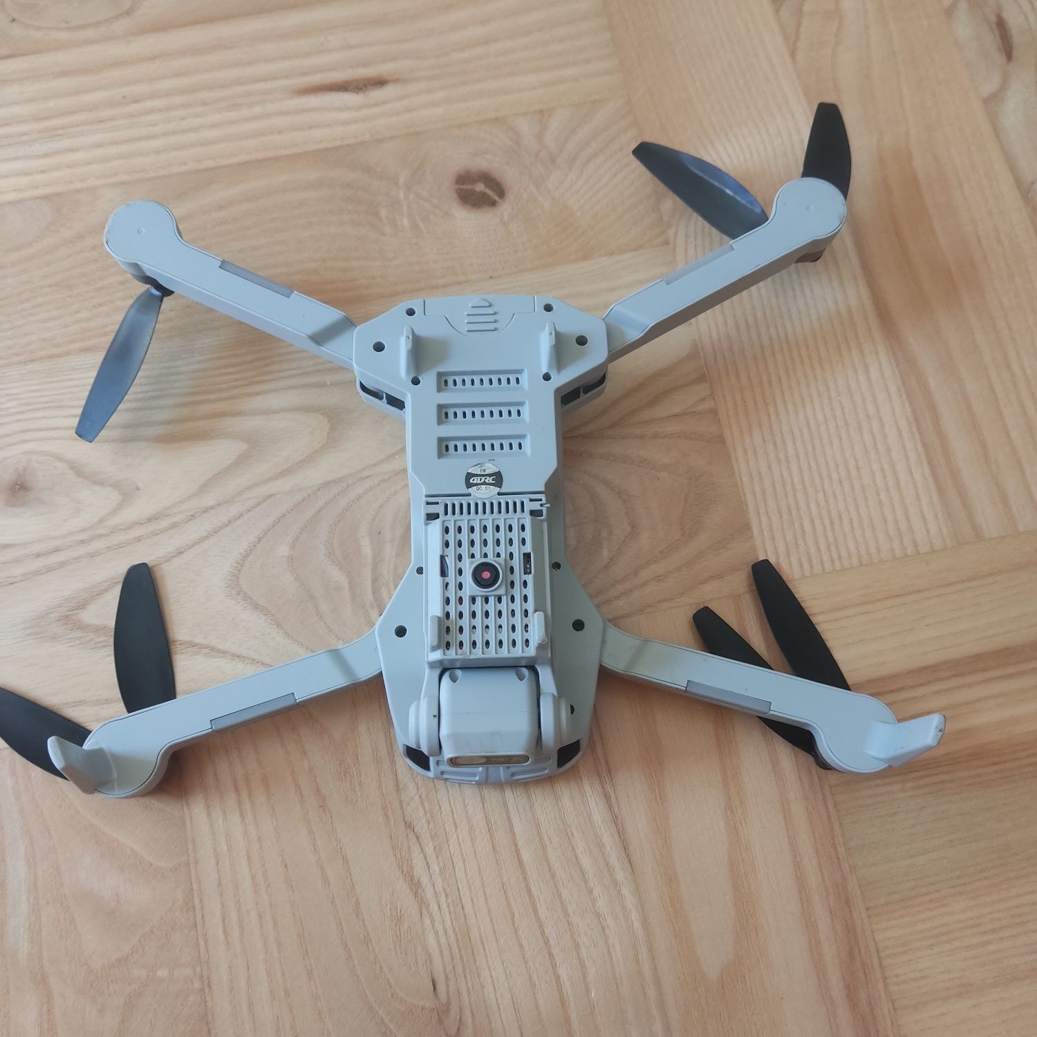 Dron 4DRC PRO (brak jednego śmigła)