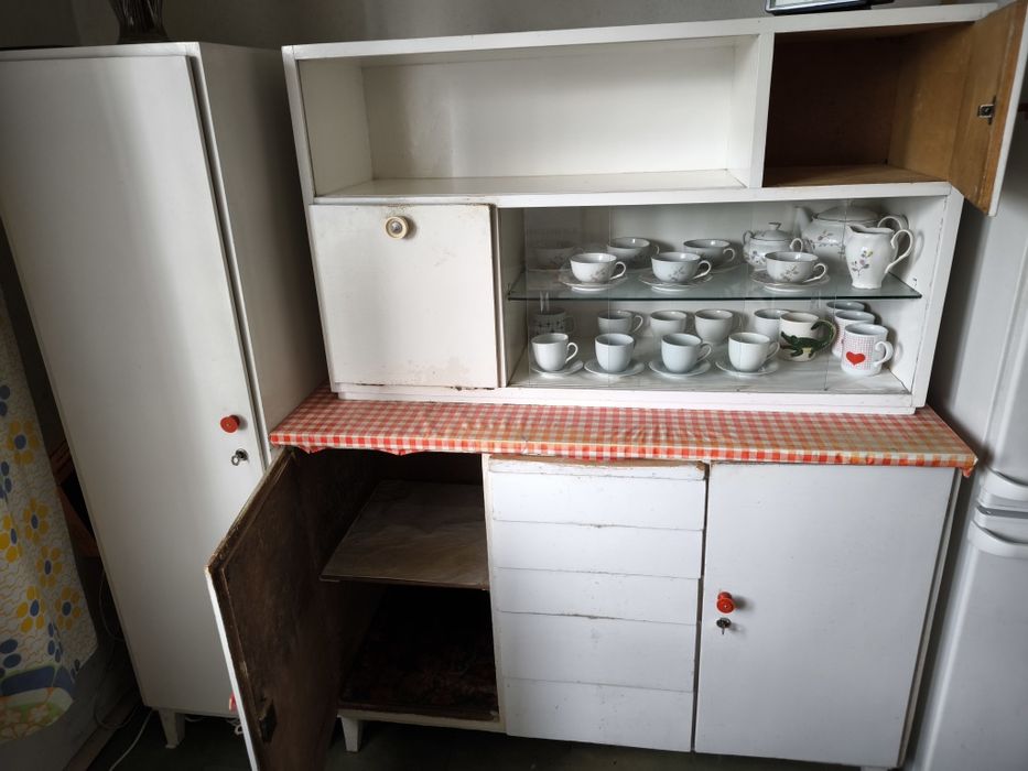 Stare meble drewniane