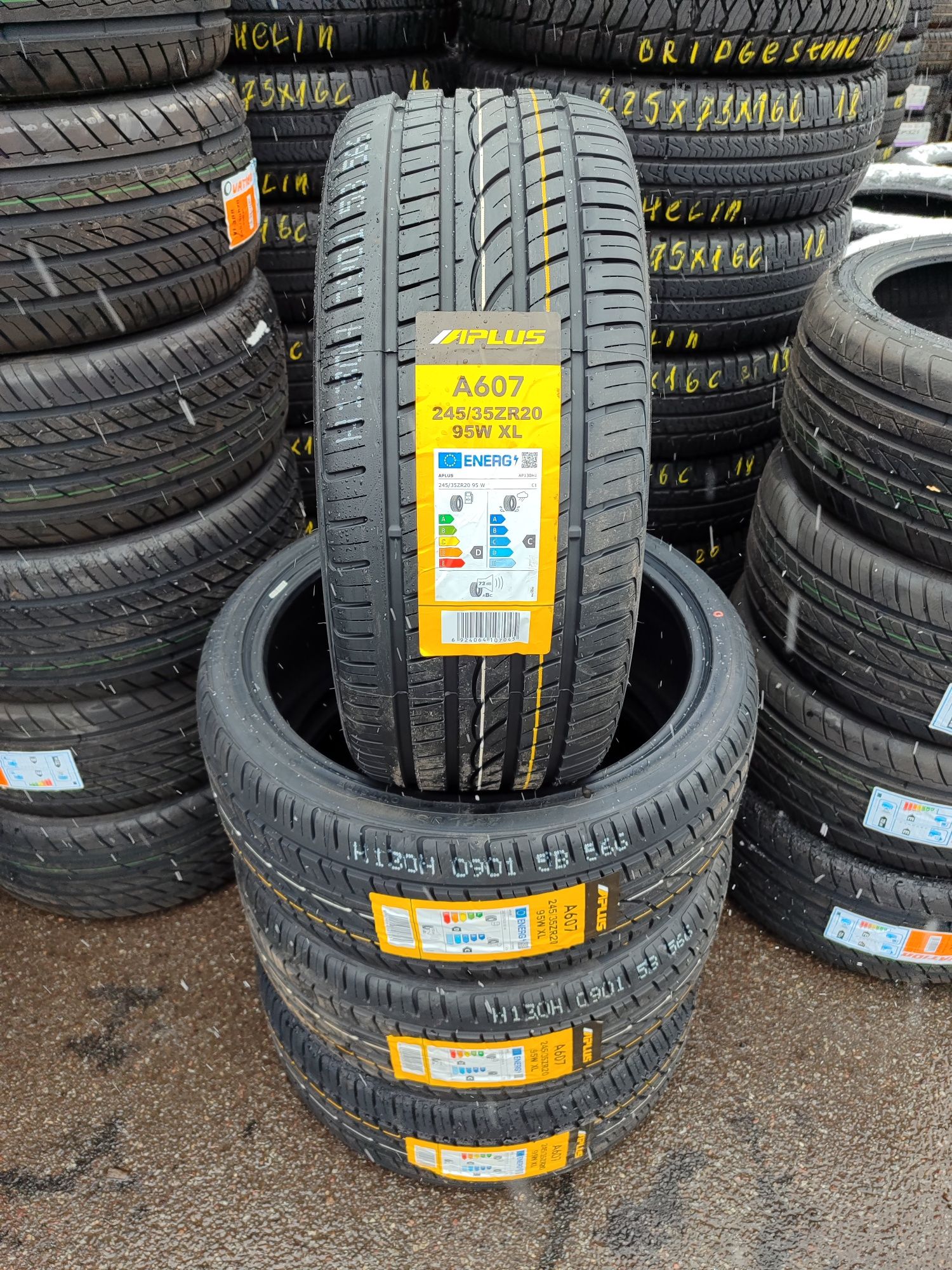 Aplus A607 Tesla model 3 245/35 R20 95W XL