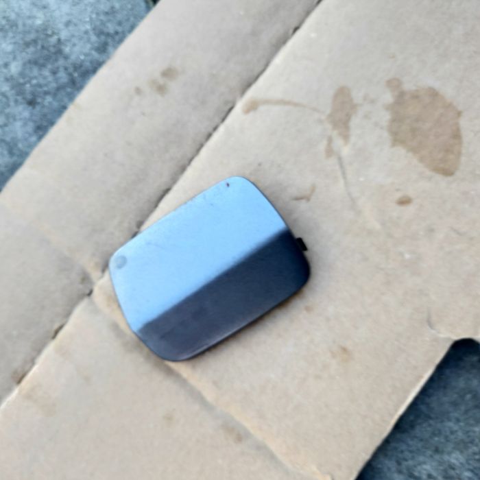 Zaślepka zatyczka haka ucha Holowniczego zderzak przód BMW seria 3 E90