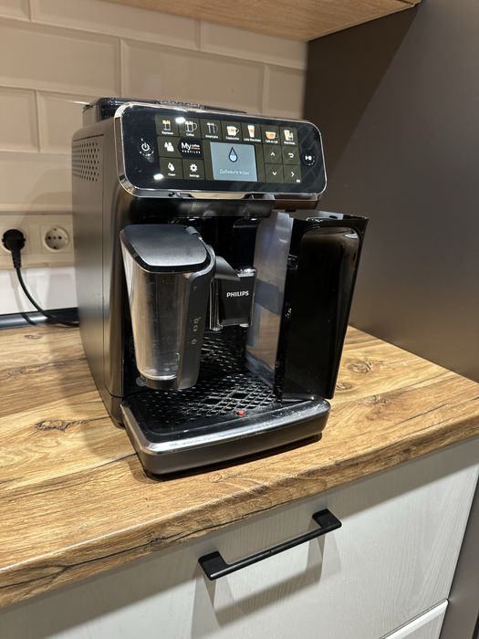 Продам кавоварку PHILIPS 5400