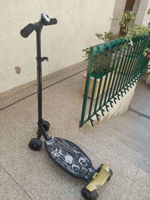 Trotinete c/ 4 rodas