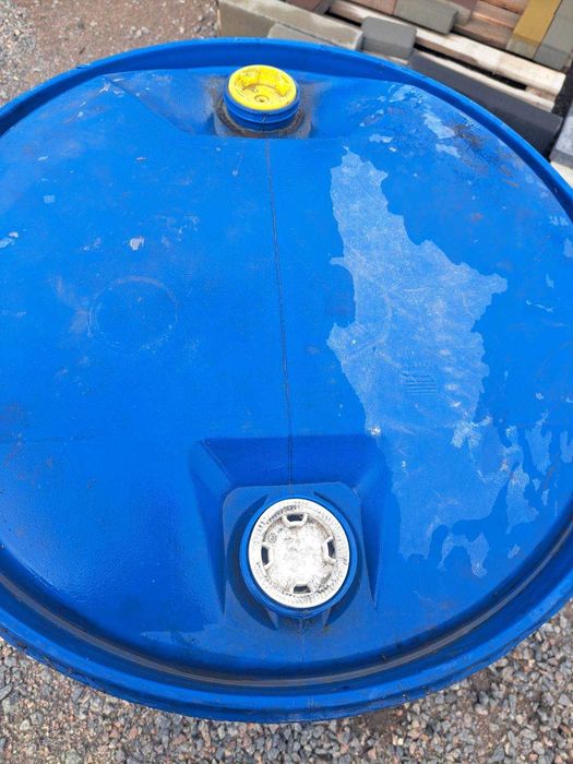 Бочка пластикова б/у 200 літрів