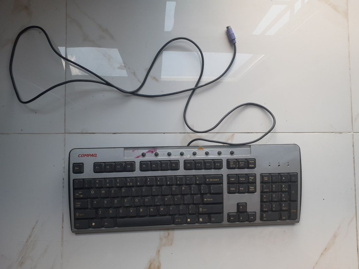 Stara klawiatura do komputera Compaq