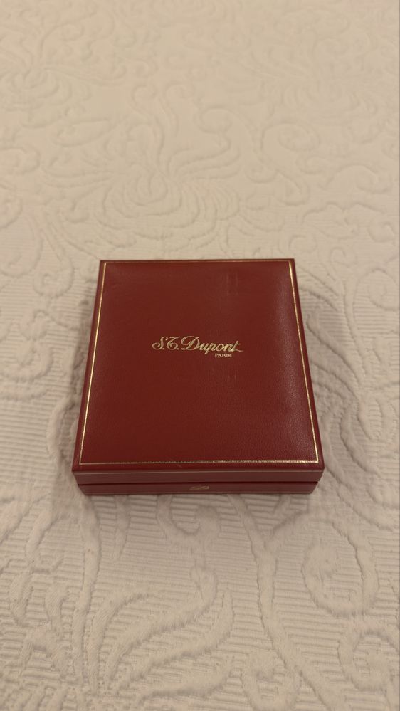 Isqueiro S. T. Dupont Paris em Ouro Amarelo